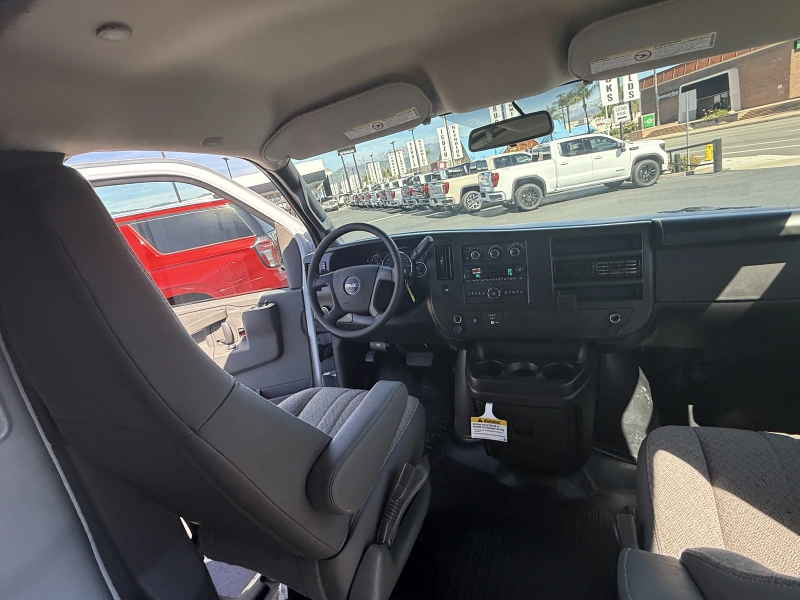 2026 GMC SAVANA 2500 V8 GAS