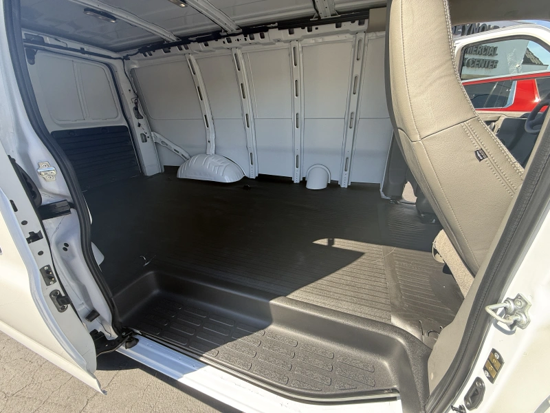 2026 GMC SAVANA 2500 V8 GAS