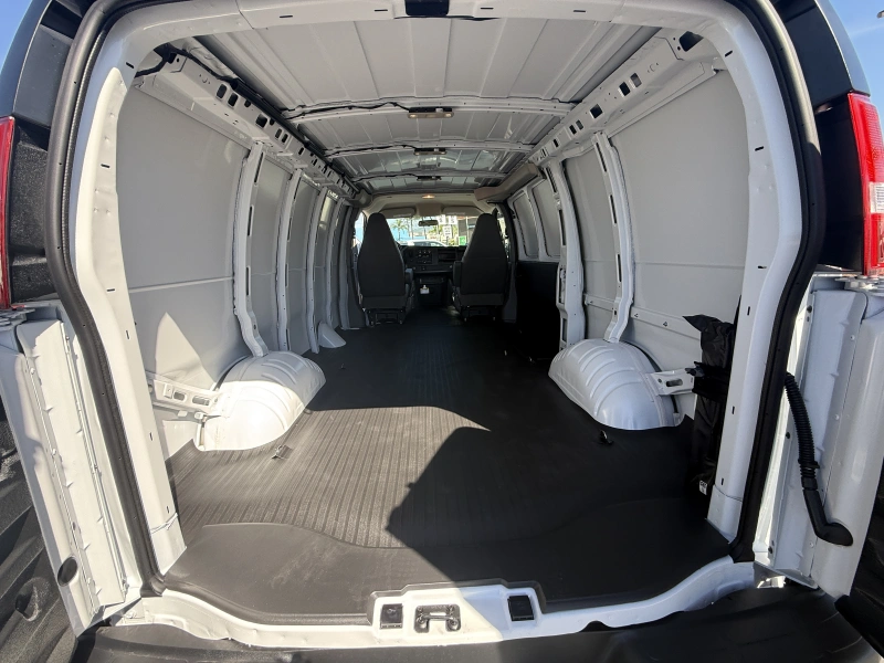2026 GMC SAVANA 2500 V8 GAS