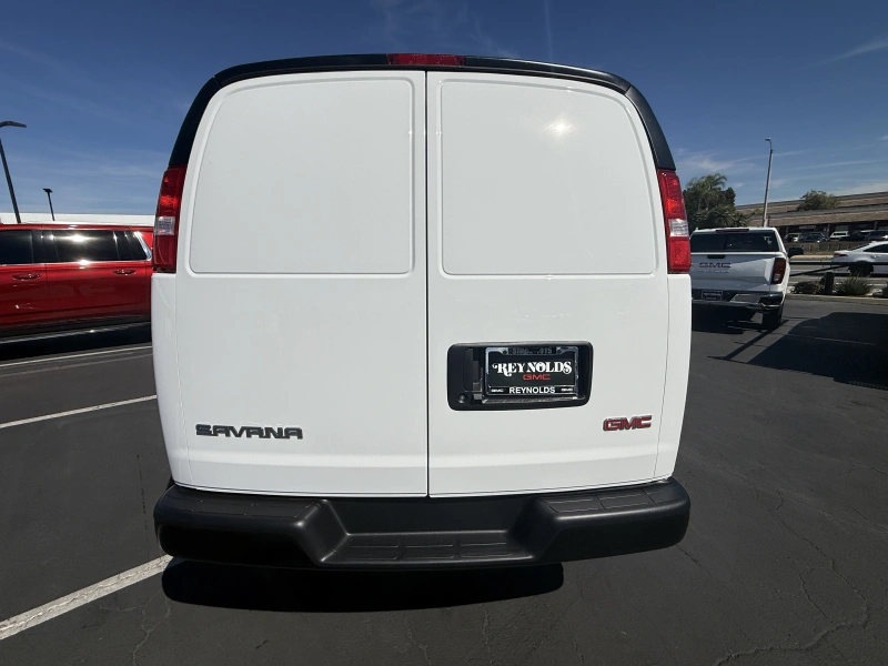 2026 GMC SAVANA 2500 V8 GAS