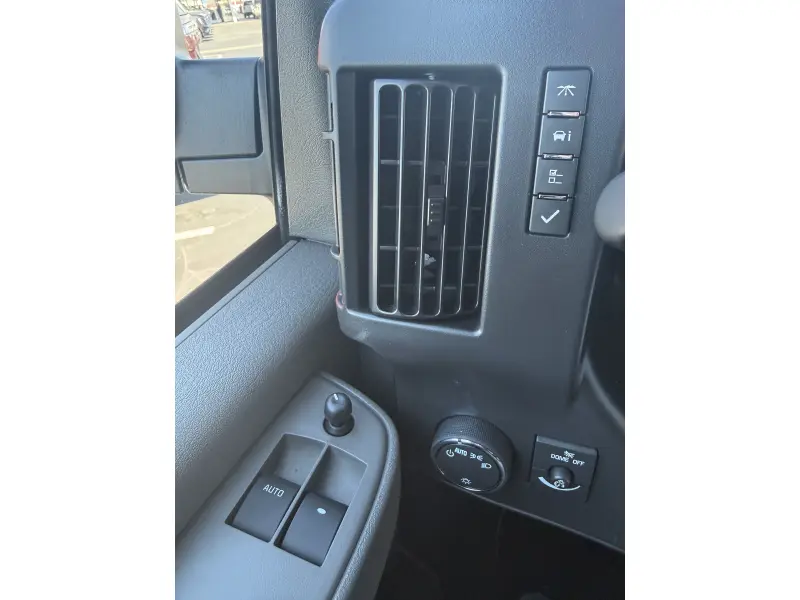 2026 GMC SAVANA 2500 V8 GAS