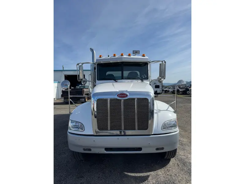 2013 PETERBILT 337