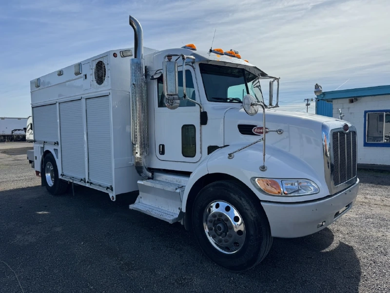 2013 PETERBILT 337