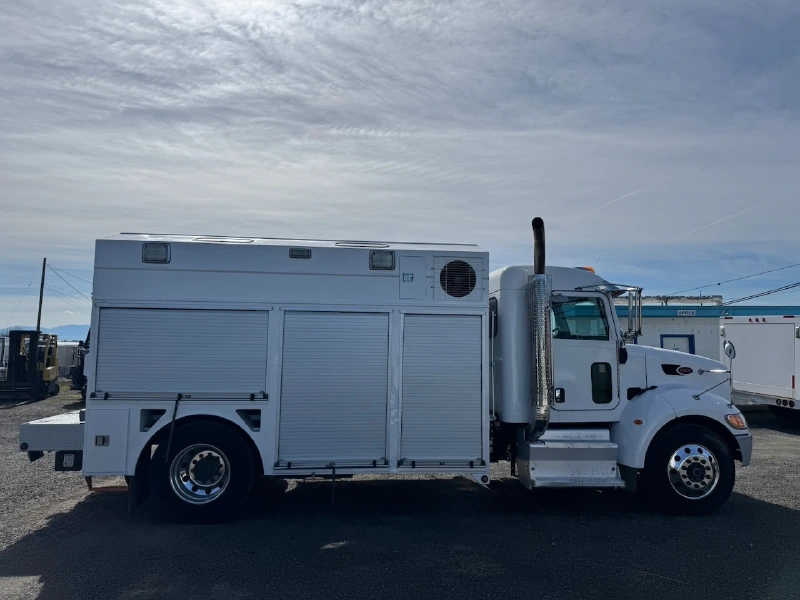 2013 PETERBILT 337