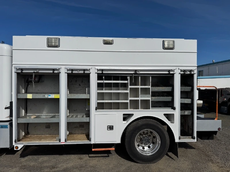 2013 PETERBILT 337