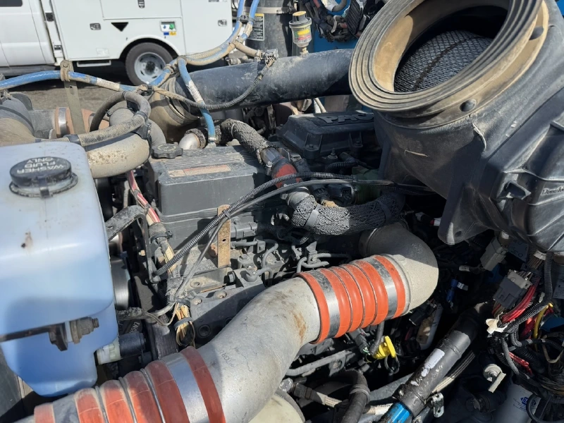 2013 PETERBILT 337