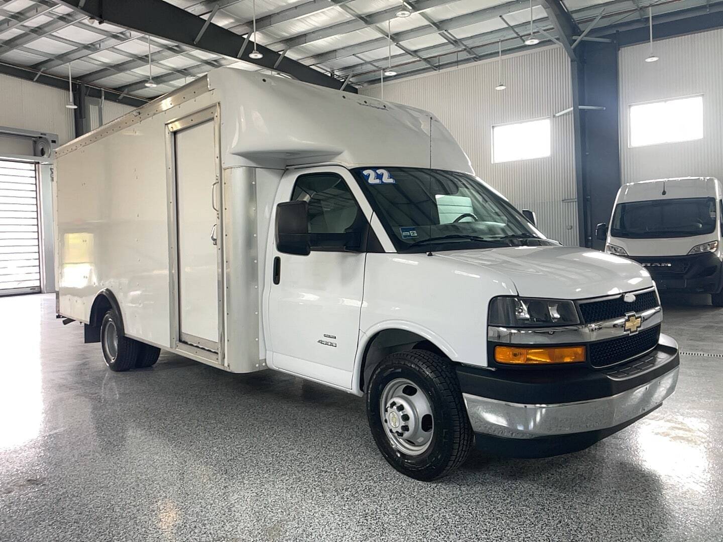 2022 CHEVROLET Express Cutaway 4500 CARGO in North Smithfield, RI