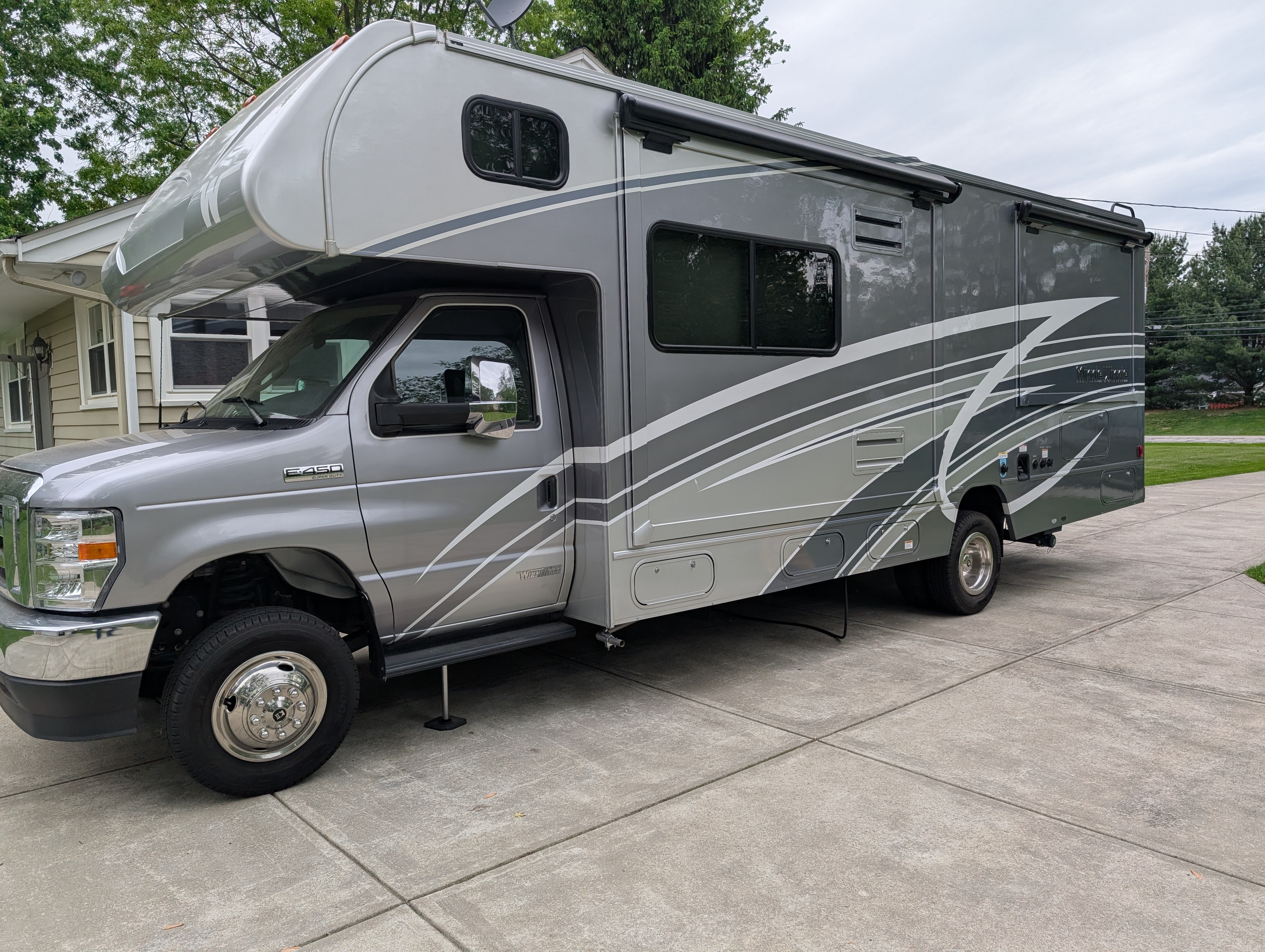 2023 Winnebago MINNIE WINNIE 26T in olmsted township OH