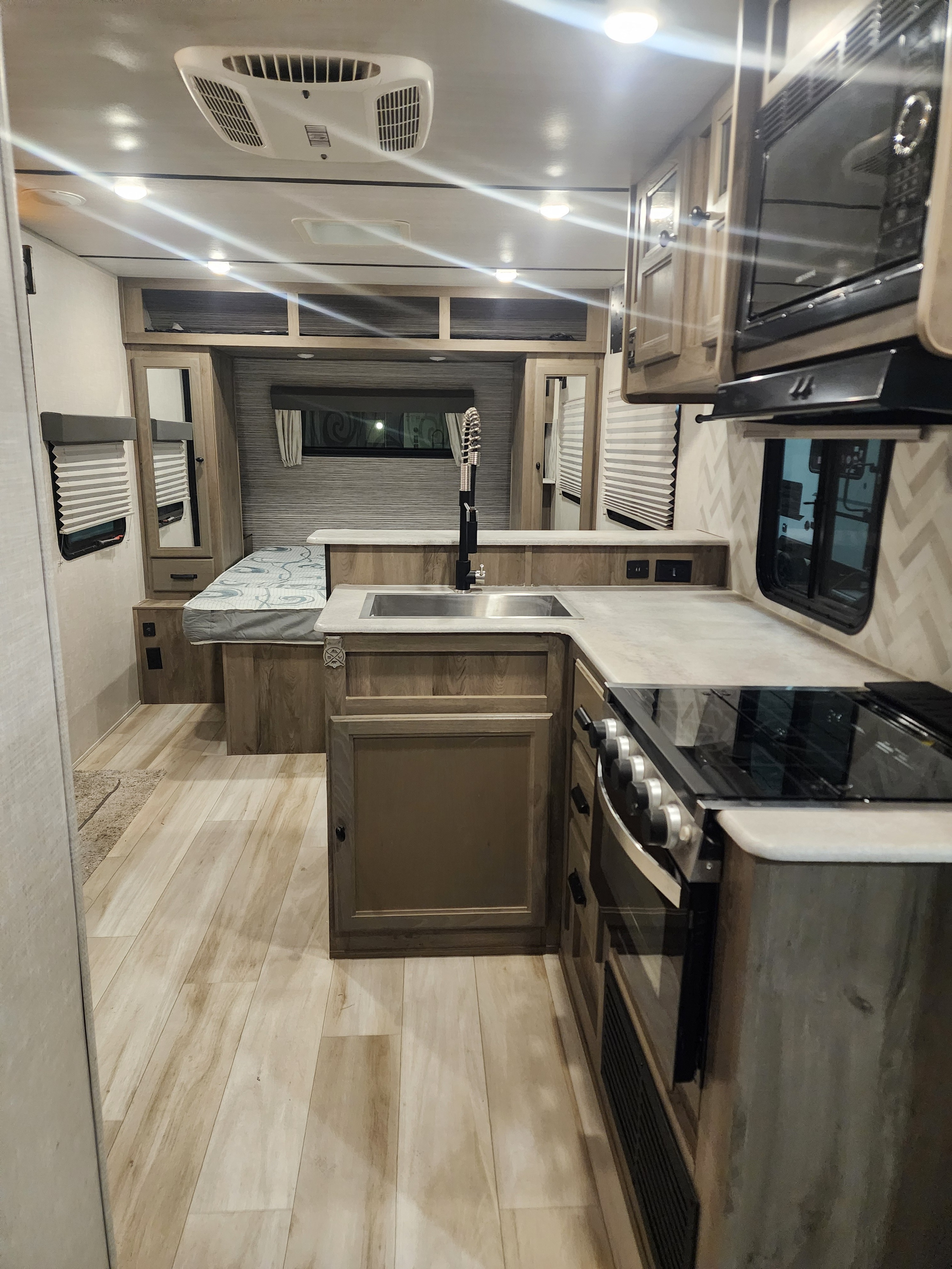 2022 Forest River SURVEYOR LEGEND 202RBLE in elkhart IN