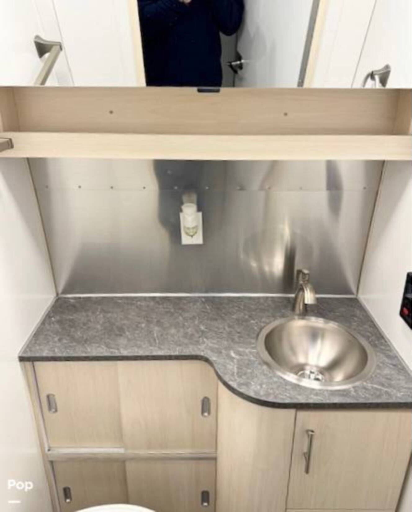 A photo of this 2022 Airstream Flying Cloud 27FB Queen