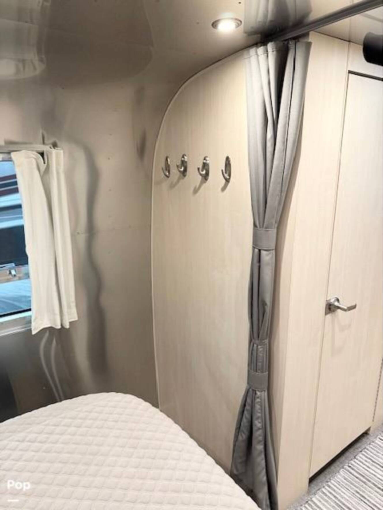 A photo of this 2022 Airstream Flying Cloud 27FB Queen