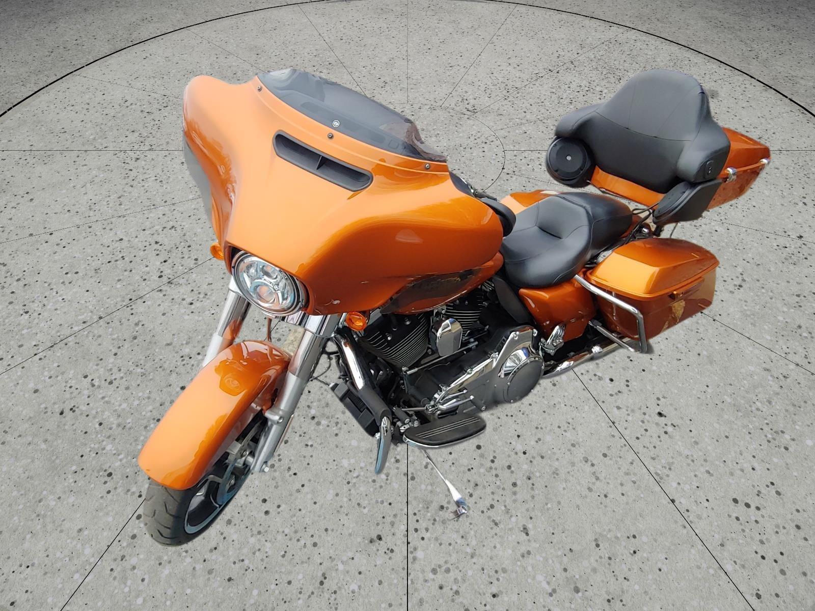 2016 Harley-Davidson STREET GLIDE in Manhattan, KS