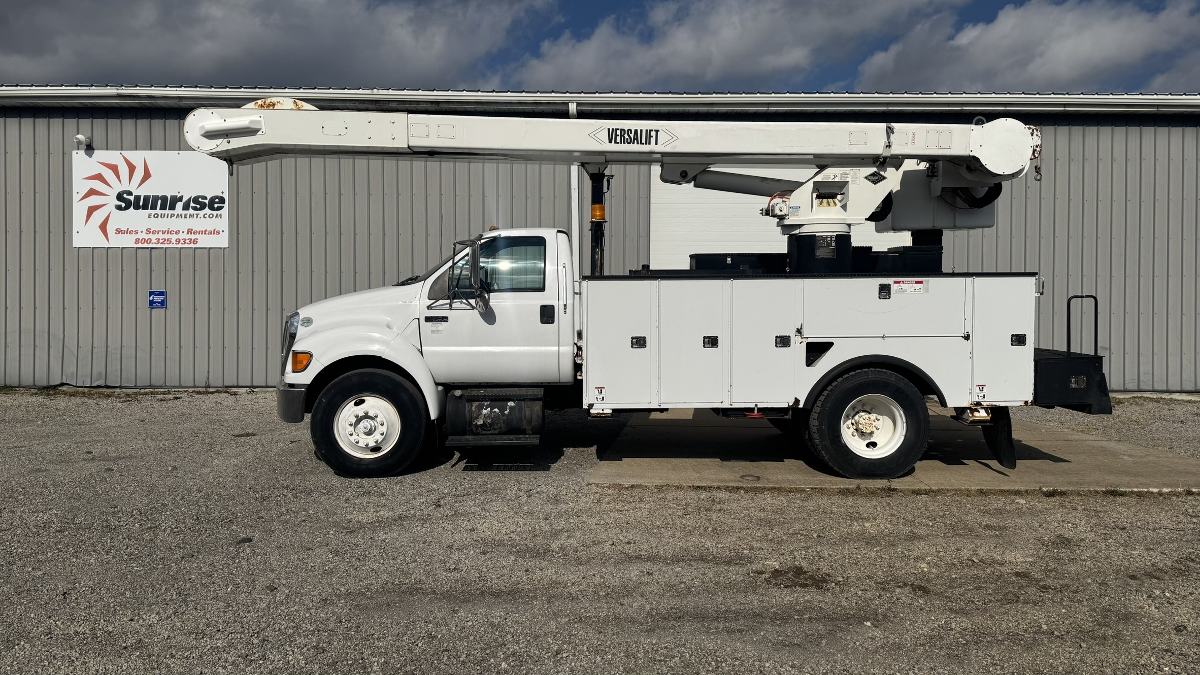 2009 FORD F750 in Canton, OH