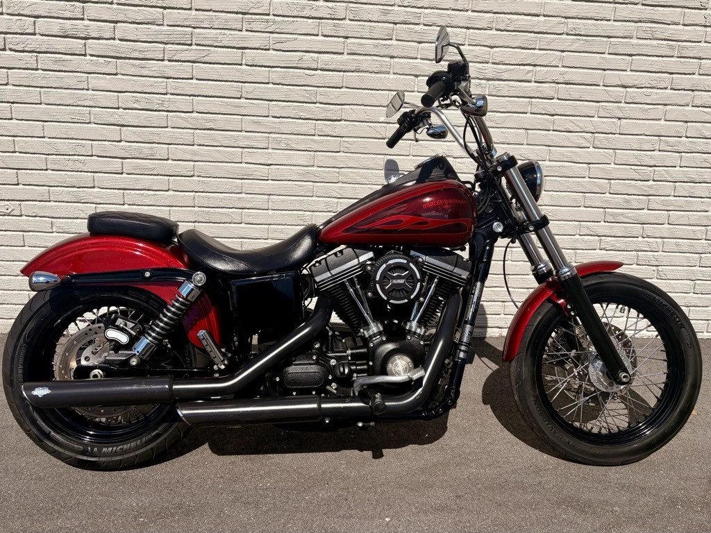 2017 Harley-Davidson DYNA STREET BOB DYNA in Lake Alfred, FL