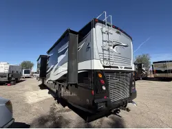 2017 FLEETWOOD PACE ARROW LXE 38F