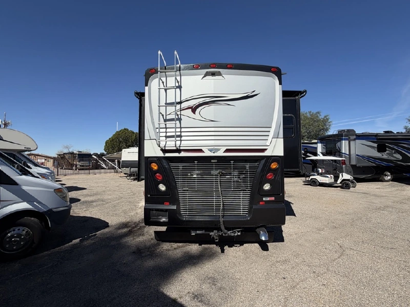 2017 FLEETWOOD PACE ARROW LXE 38F