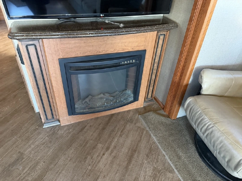 2017 FLEETWOOD PACE ARROW LXE 38F