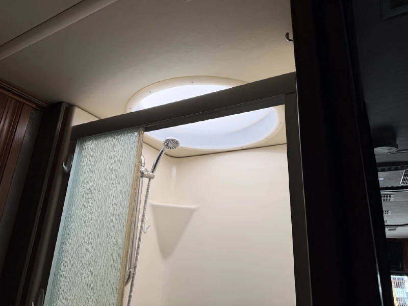 2017 FLEETWOOD PACE ARROW LXE 38F