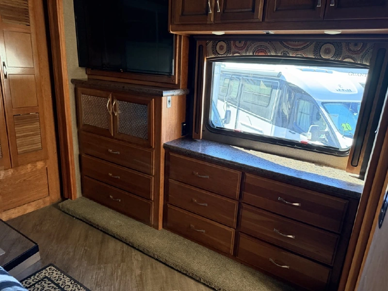 2017 FLEETWOOD PACE ARROW LXE 38F