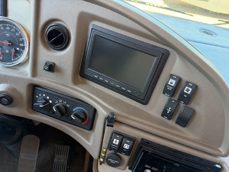 2017 FLEETWOOD PACE ARROW LXE 38F