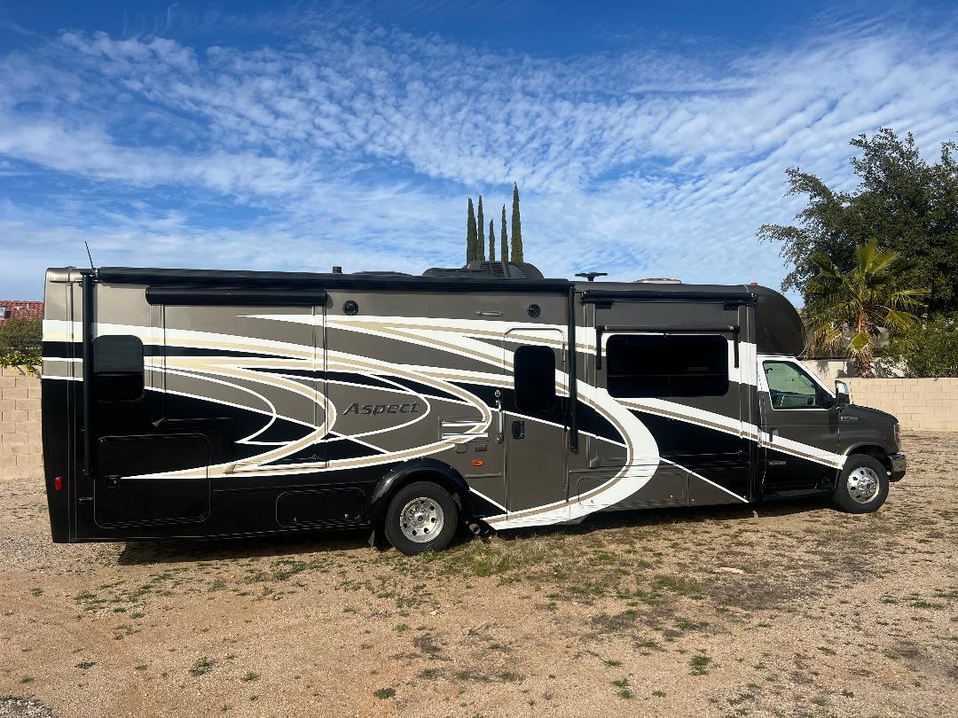 2018 Winnebago ASPECT 30J RV