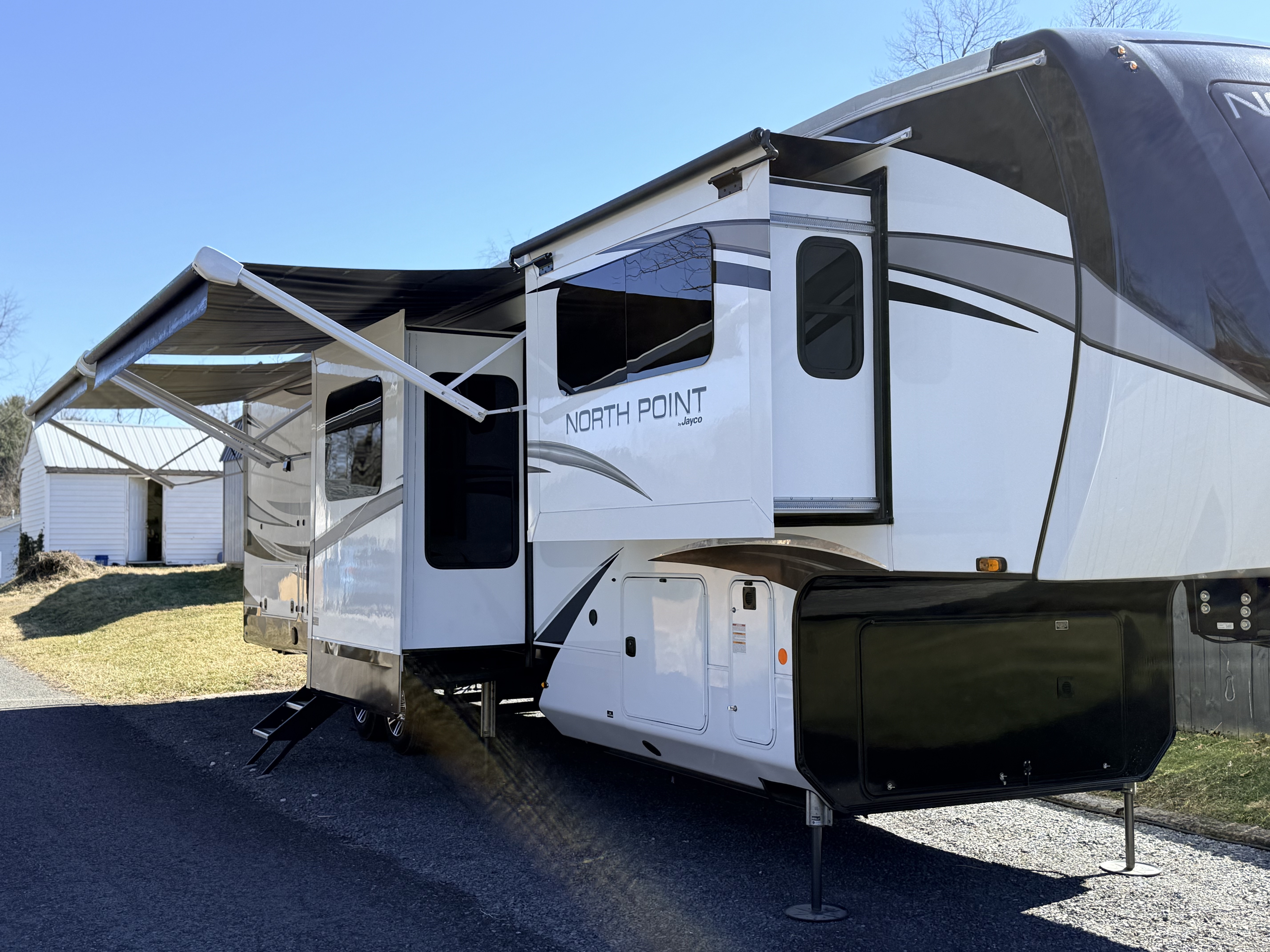 2023 Jayco NORTH POINT 382FLRB RV