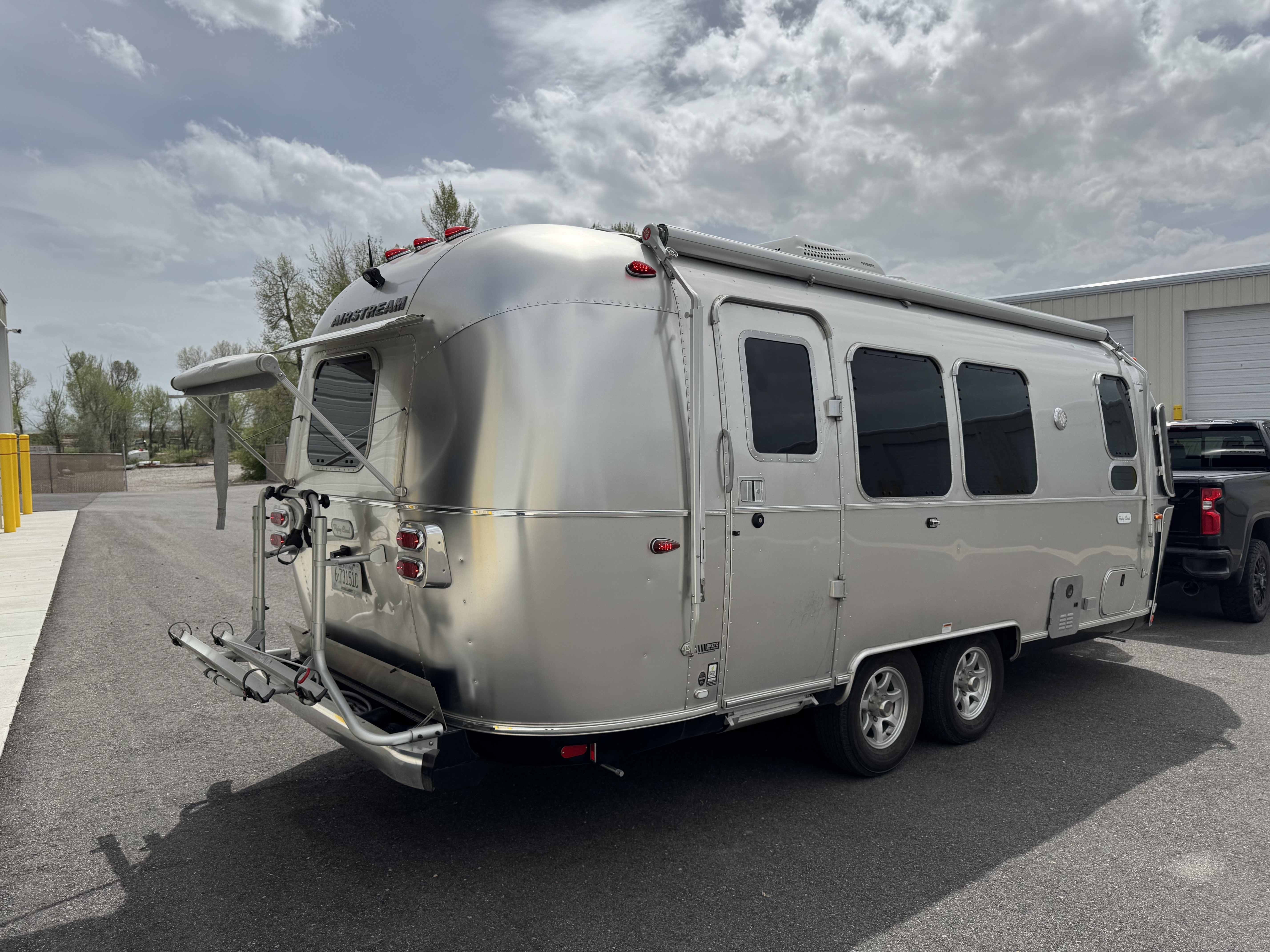 2021 Airstream FLYING CLOUD 23FB in bozeman MT