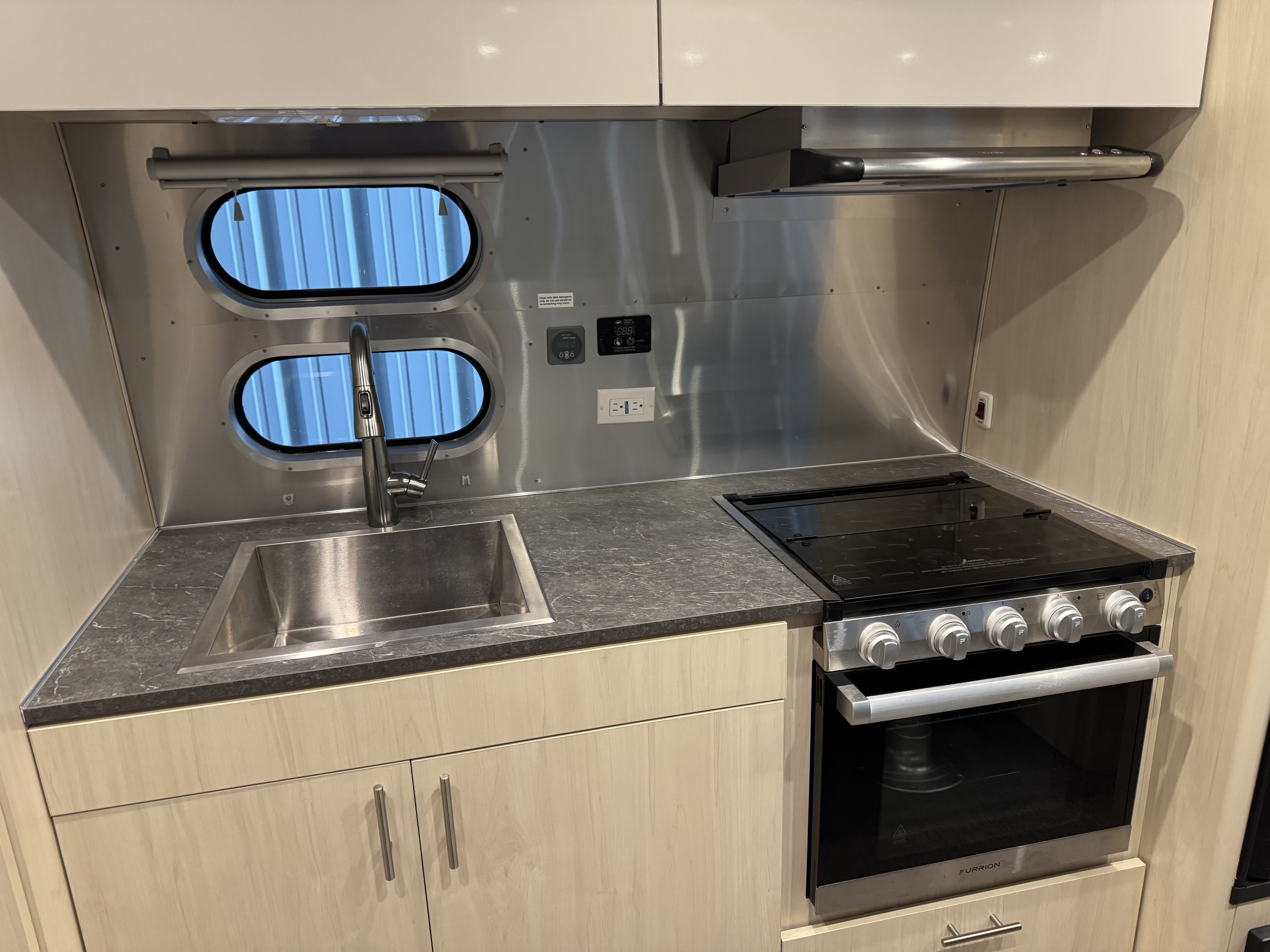 2021 Airstream FLYING CLOUD 23FB RV
