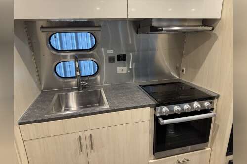 2021 Airstream FLYING CLOUD 23FB in bozeman MT