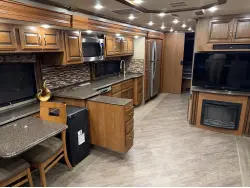 2017 FLEETWOOD PACE ARROW LXE 38F