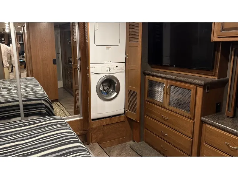 2017 FLEETWOOD PACE ARROW LXE 38F