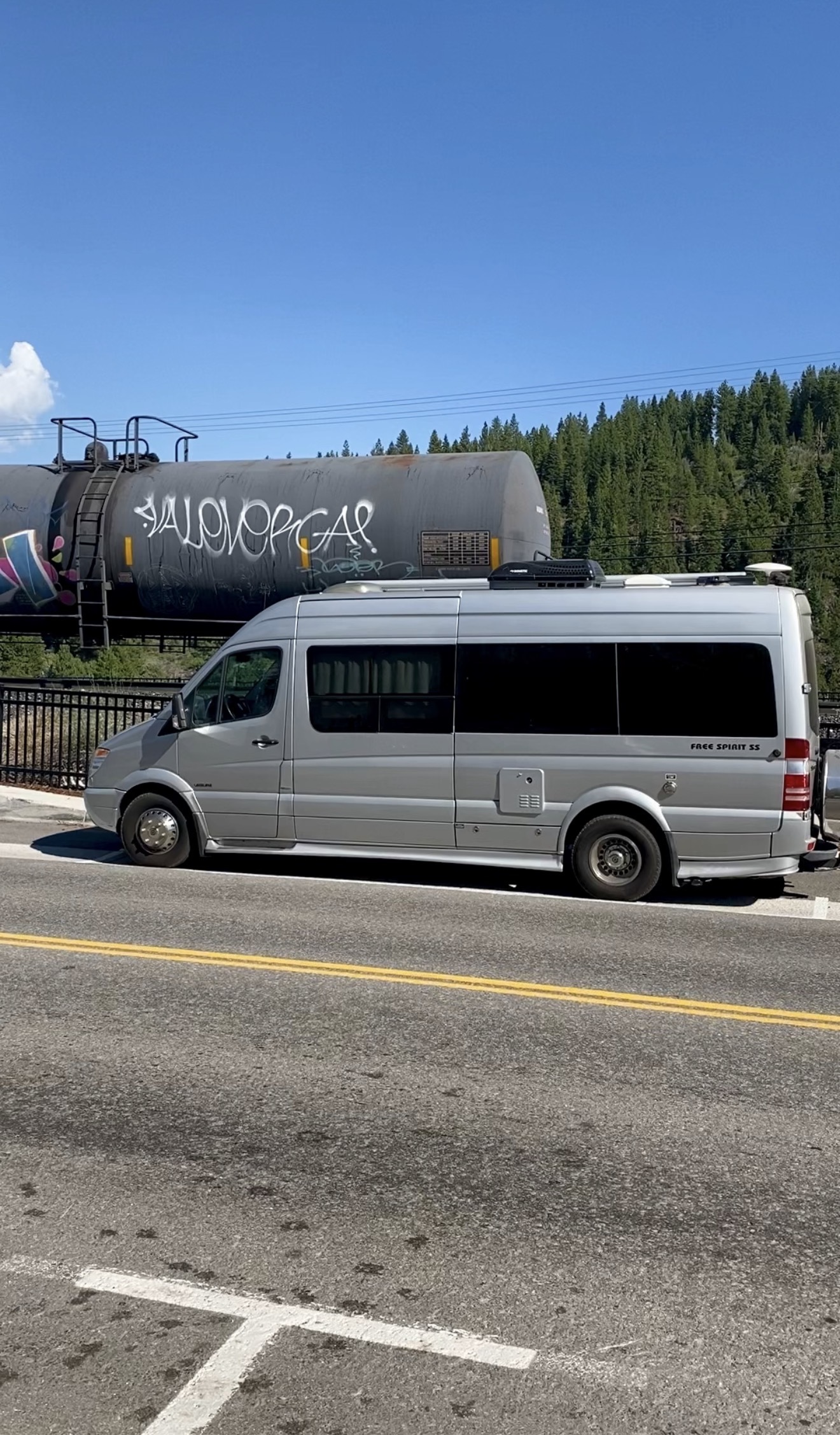 2013 Leisure Travel FREE SPIRIT SS RV