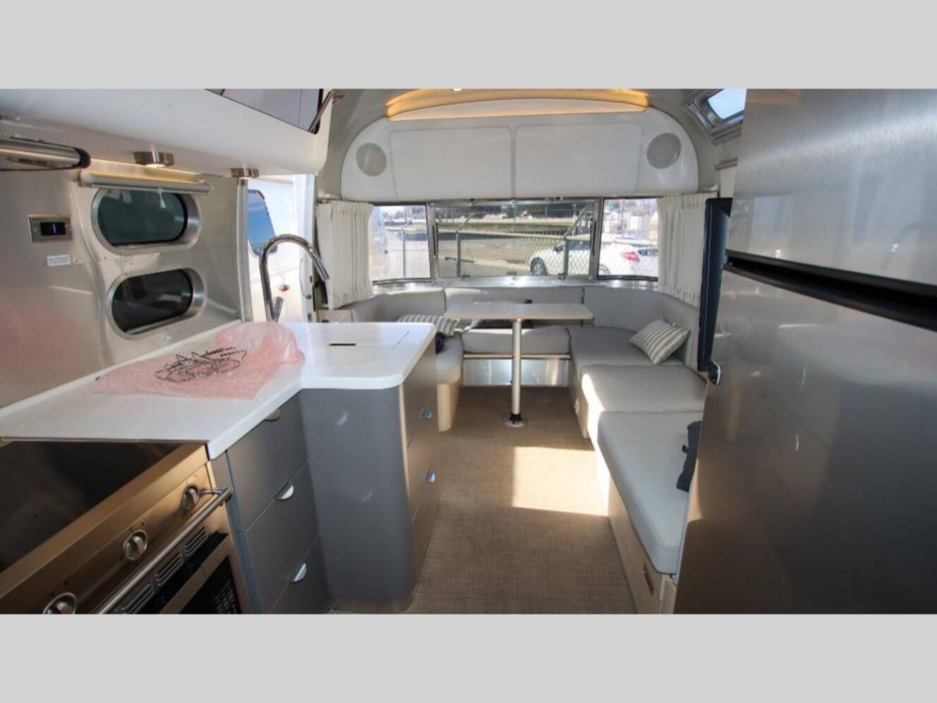 A photo of this 2021 Airstream Globetrotter 27FBT