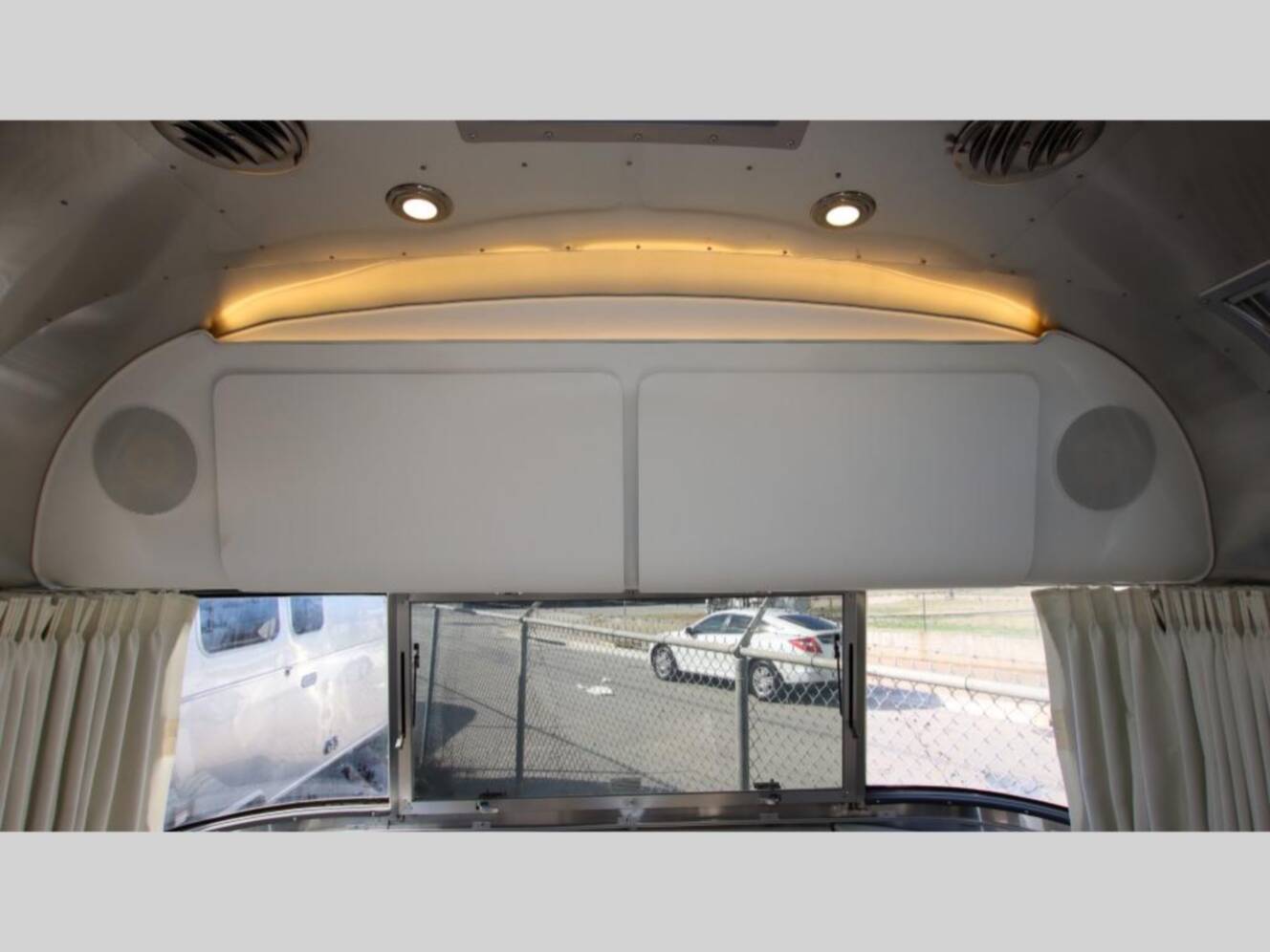 A photo of this 2021 Airstream Globetrotter 27FBT