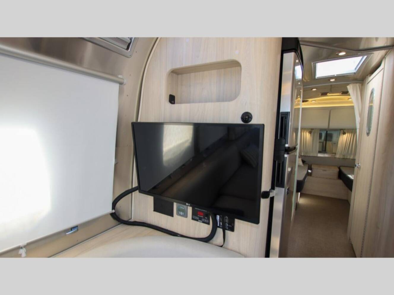A photo of this 2021 Airstream Globetrotter 27FBT