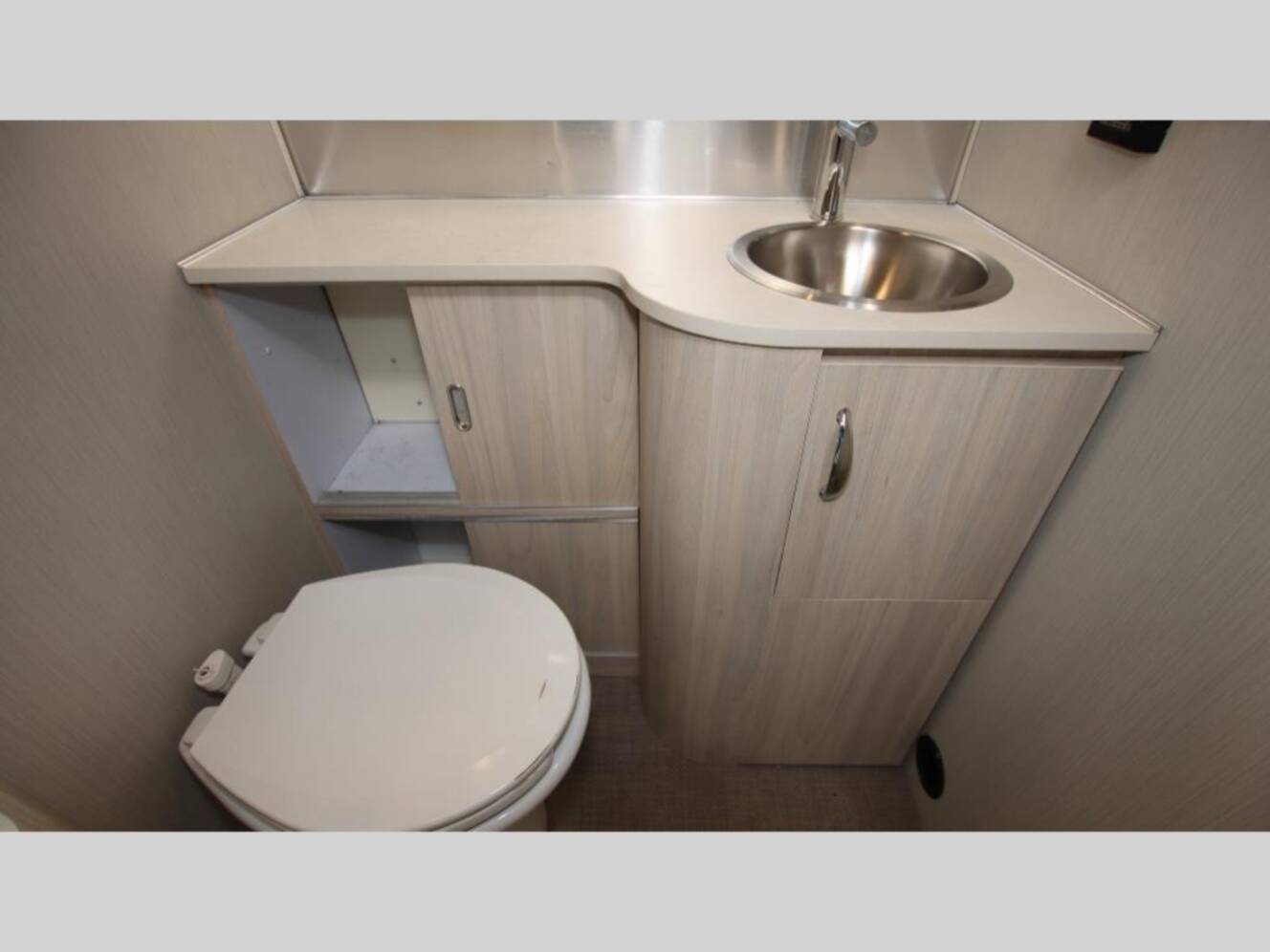 A photo of this 2021 Airstream Globetrotter 27FBT
