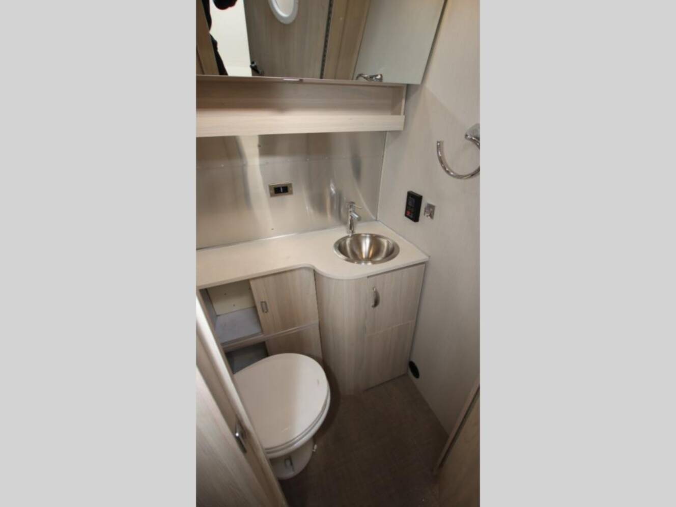 A photo of this 2021 Airstream Globetrotter 27FBT