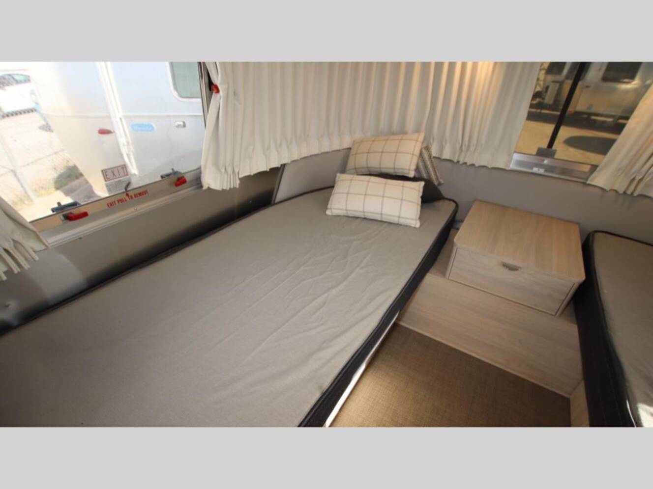 A photo of this 2021 Airstream Globetrotter 27FBT