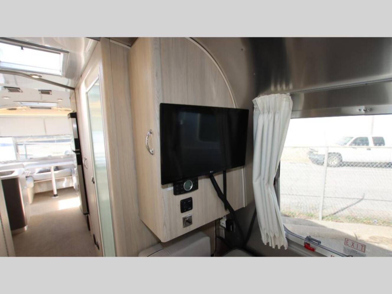 A photo of this 2021 Airstream Globetrotter 27FBT