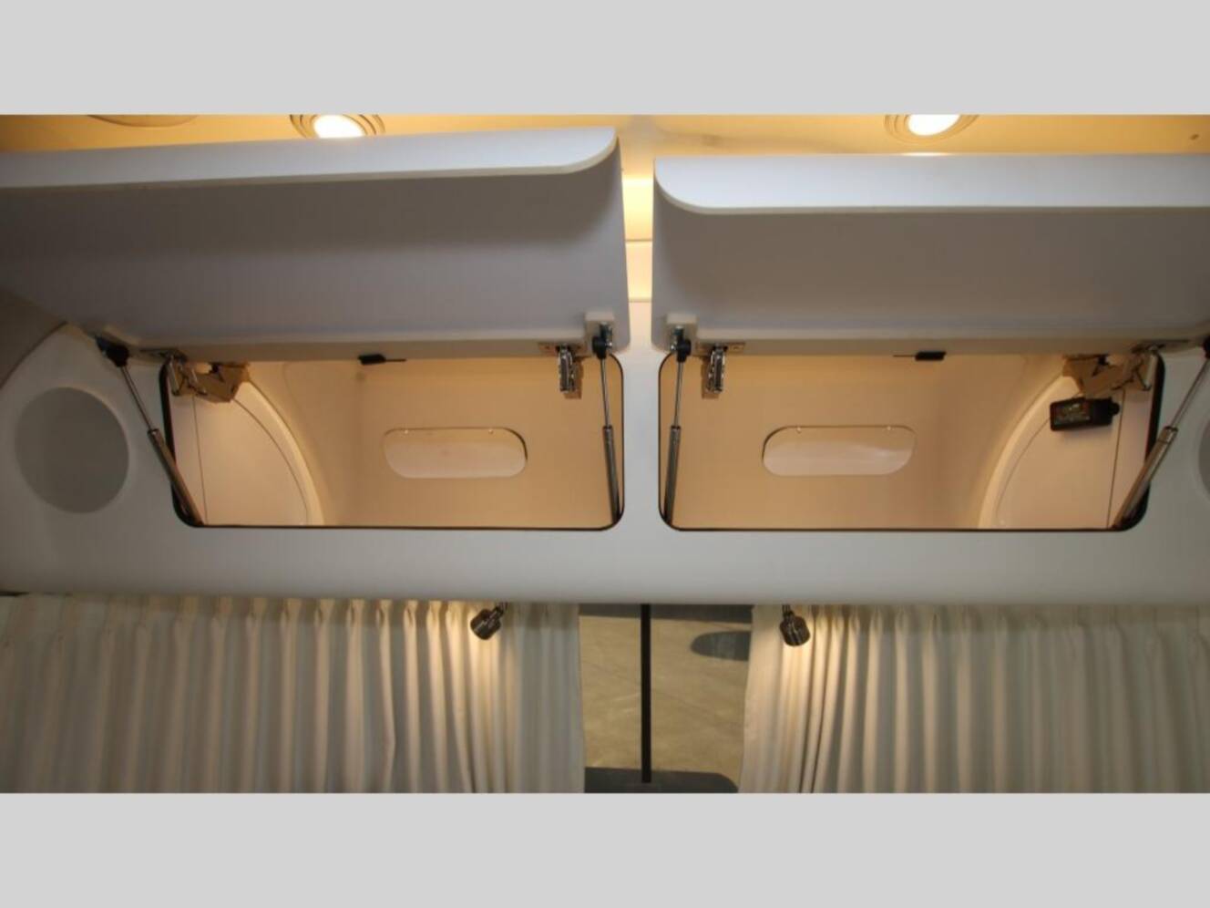 A photo of this 2021 Airstream Globetrotter 27FBT