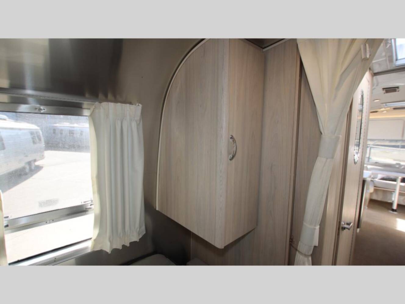 A photo of this 2021 Airstream Globetrotter 27FBT