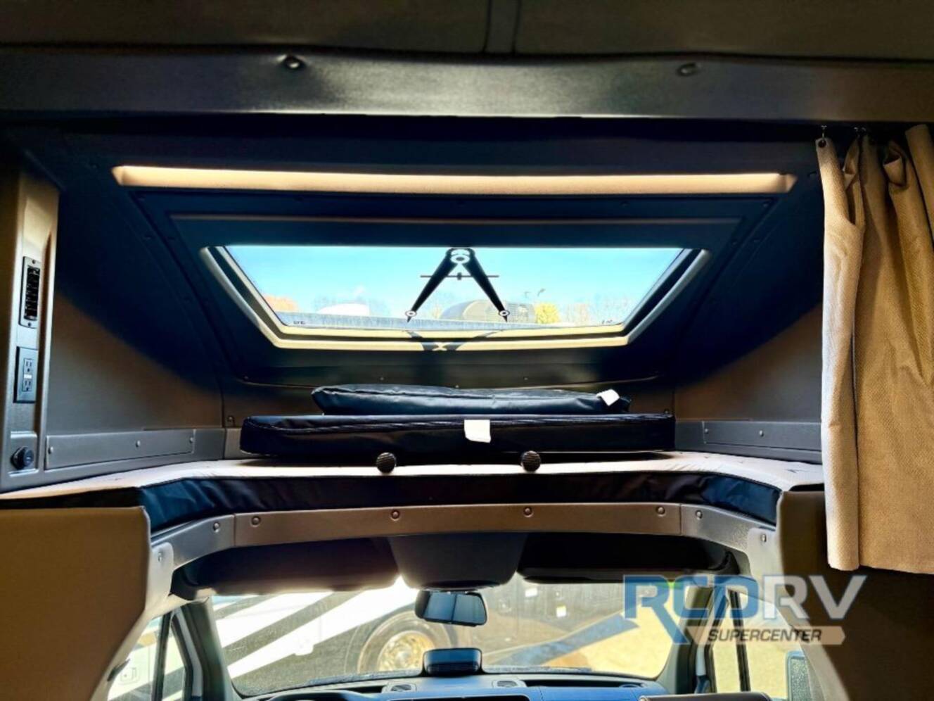 A photo of this 2026 Grand Design Lineage Series M 25TK