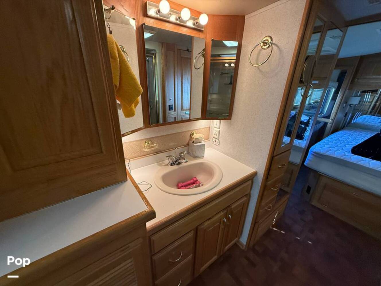 A photo of this 2006 Airstream Skydeck XL XL390