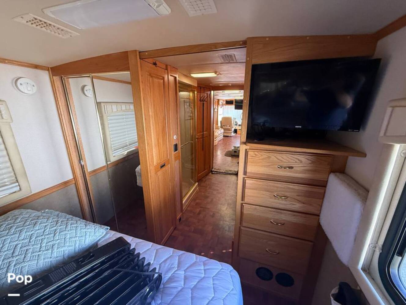 A photo of this 2006 Airstream Skydeck XL XL390