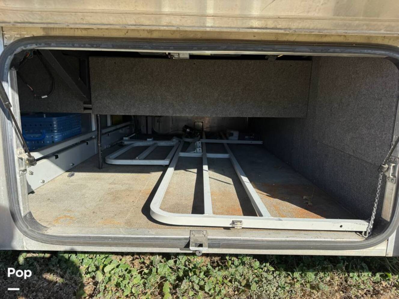 A photo of this 2006 Airstream Skydeck XL XL390
