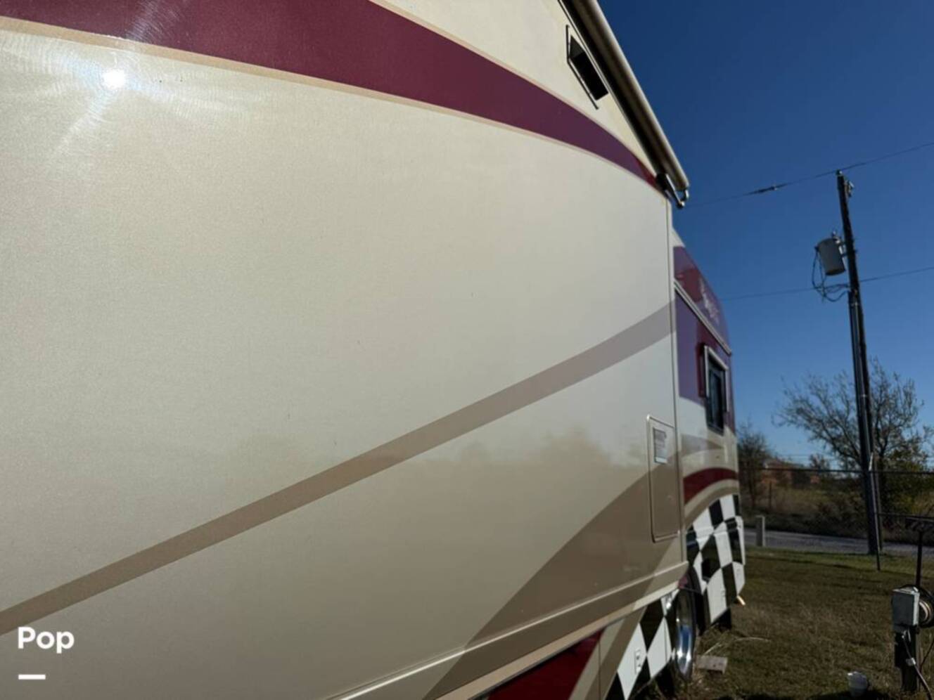 A photo of this 2006 Airstream Skydeck XL XL390