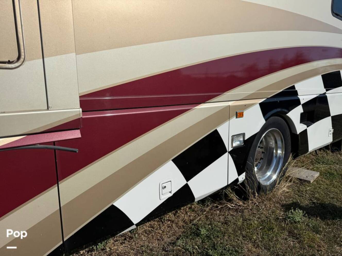 A photo of this 2006 Airstream Skydeck XL XL390