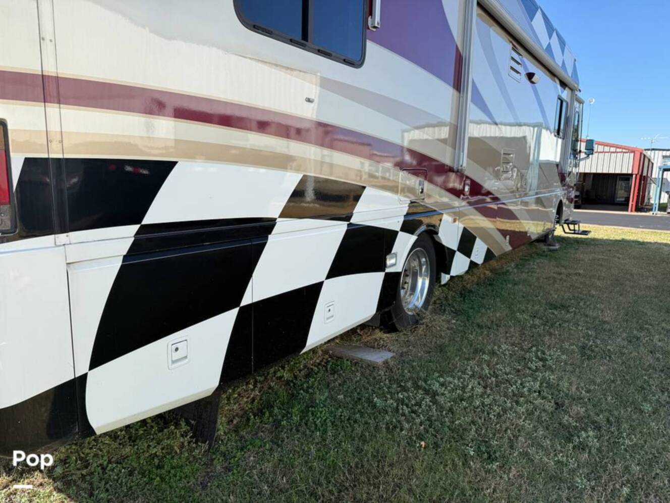 A photo of this 2006 Airstream Skydeck XL XL390