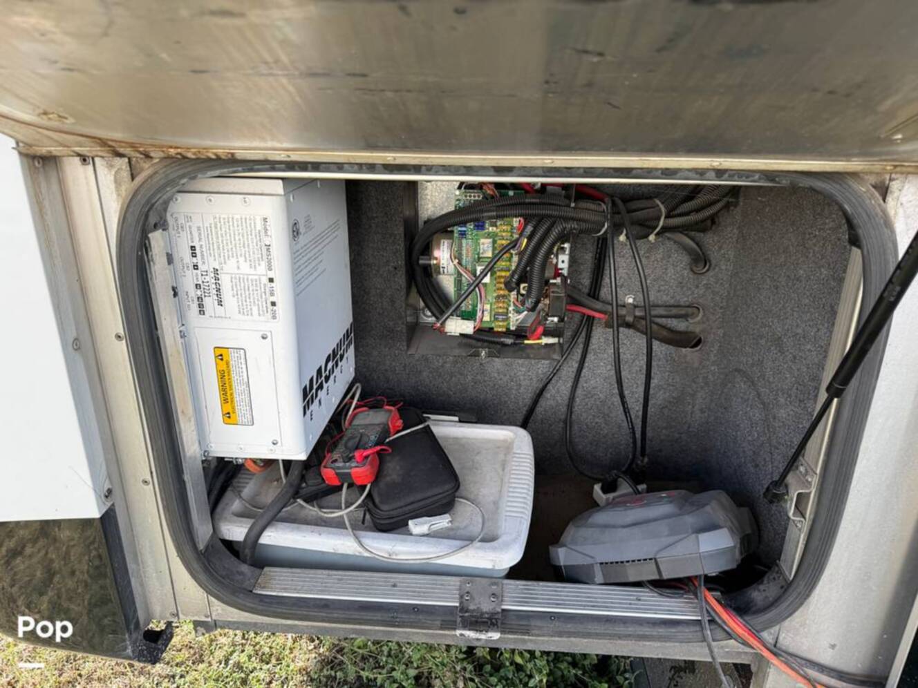 A photo of this 2006 Airstream Skydeck XL XL390