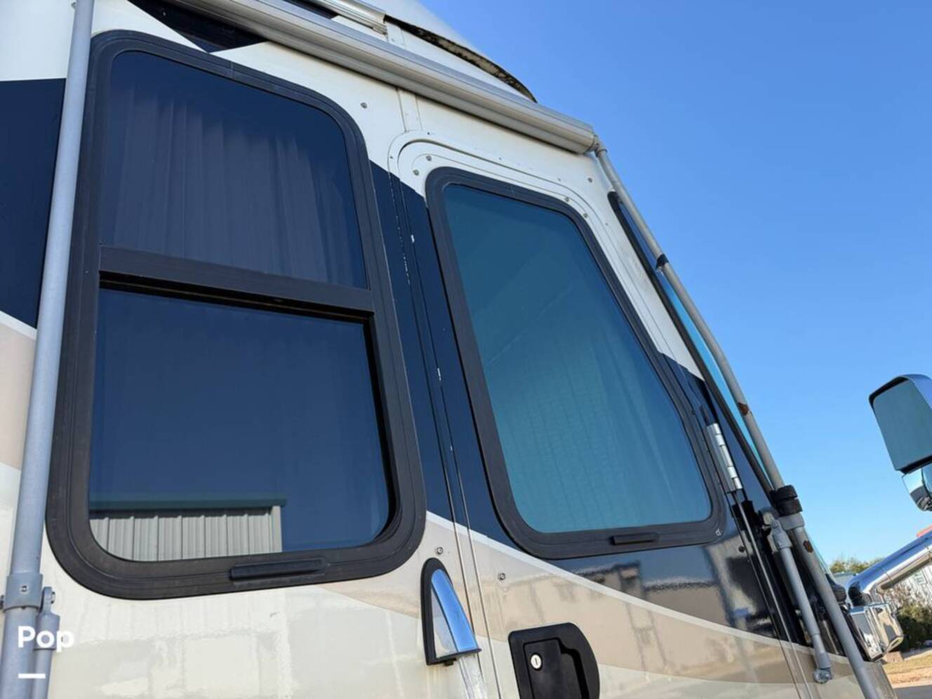 A photo of this 2006 Airstream Skydeck XL XL390